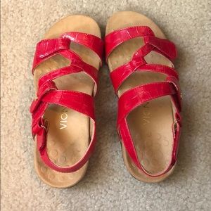 NIB NWT Size 6 Red Vionic Rest Paros Sandals